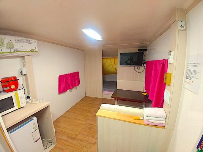 Bedroom 3, Taean Mallipo Miso Caravan, Taean