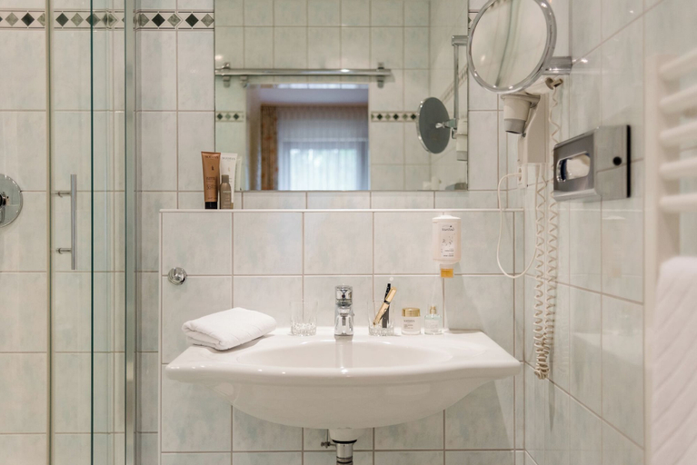Bathroom 5, Lohmann's Kapeller Hof, Mettmann