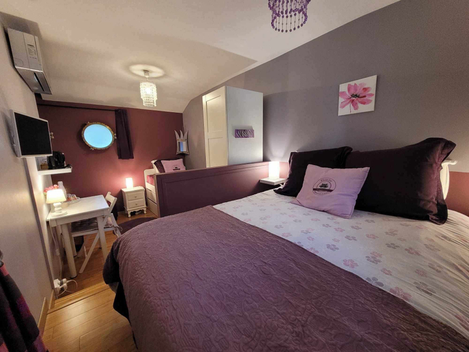 Bedroom 2, Péniche Amboise Maison d'hôtes Toulouse, Haute-Garonne