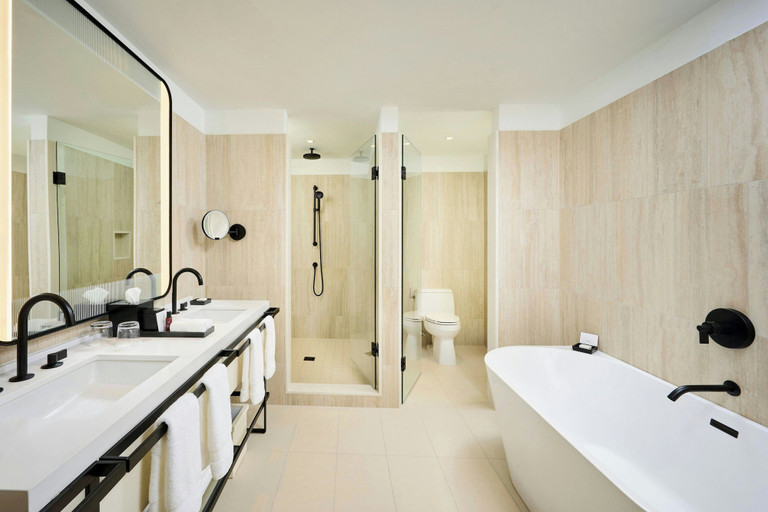 Bathroom 5, The Pearle Hotel & Spa, Autograph Collection, Halton