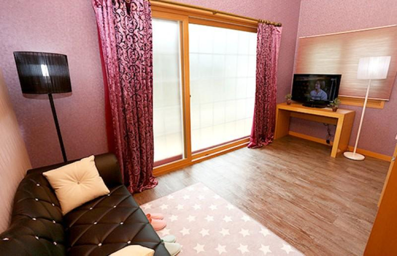 Others 2, Taean Sea and Blue Sol Pension, Taean