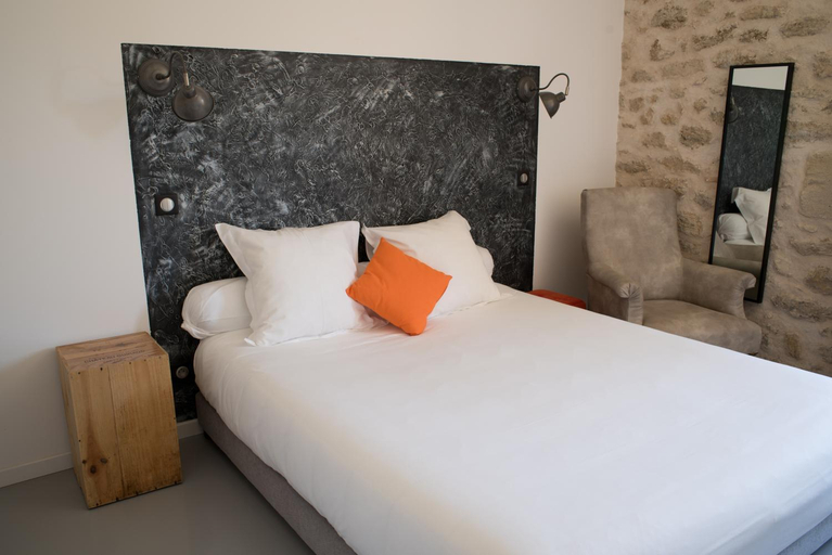 Bedroom 2, Hotel Le 23, Gironde
