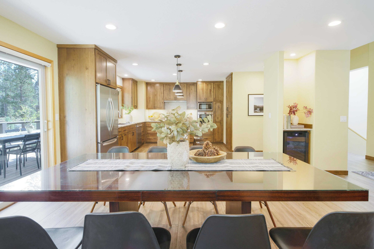 Others 5, Sage Blush by Avantstay Upgraded 4 Bdr/chefs Kitchen/ A/c/hot Tub!, Deschutes