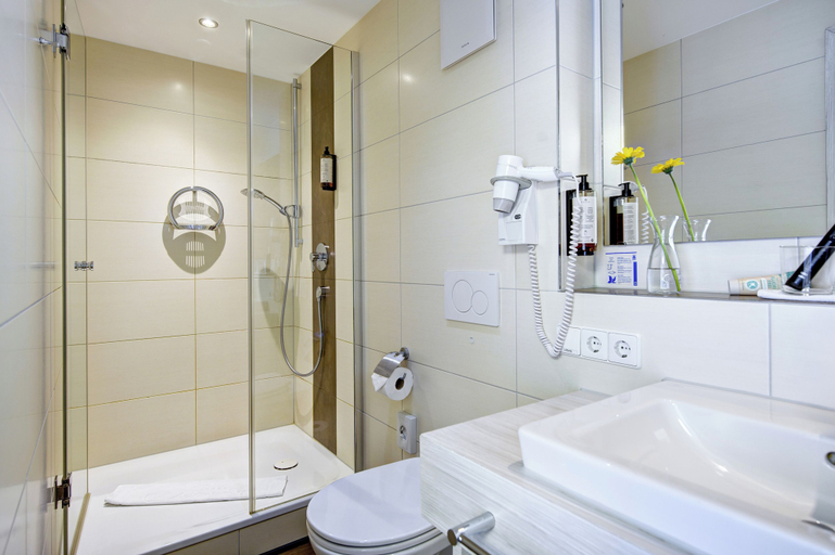 Bathroom 5, Ringhotel Sonnenhof, Freudenstadt