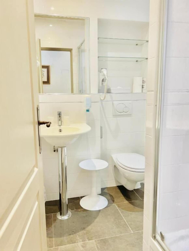 Bathroom 3, Hotel le Central, Calvados