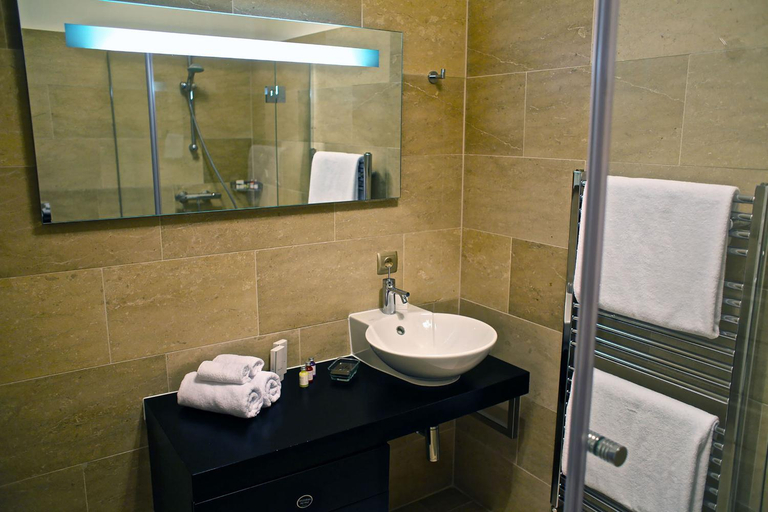 Bathroom, Vienna Suites, Wien