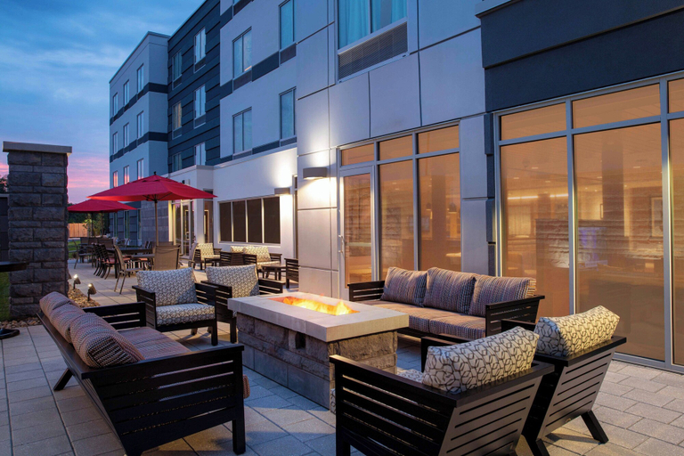 Food & Drinks 5, Fairfield Inn & Suites by Marriott Lewisburg, Union