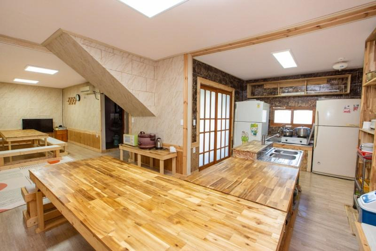 Others 4, Taean Maritime Songlim Pension, Taean