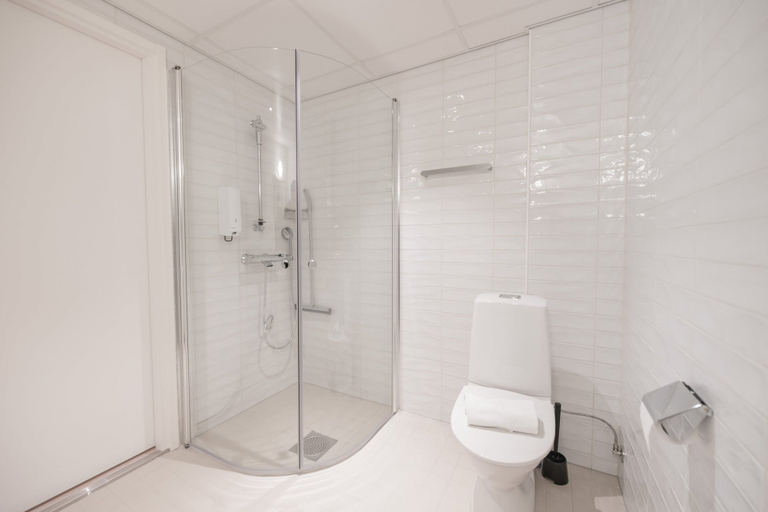 Bathroom 3, Forenom Aparthotel Tampere Kauppakatu, Pirkanmaa