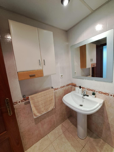 Bathroom 4, beautiful 1 bedroom apartment, Almería