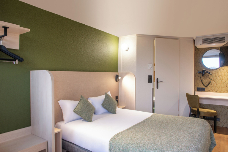 Bedroom 1, Hôtel d’Olivet Orléans Sud, Loiret