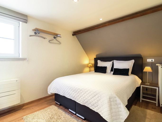 Bedroom 3, Apartment in Maldegem with Scenic Terrace, Oost-Vlaanderen