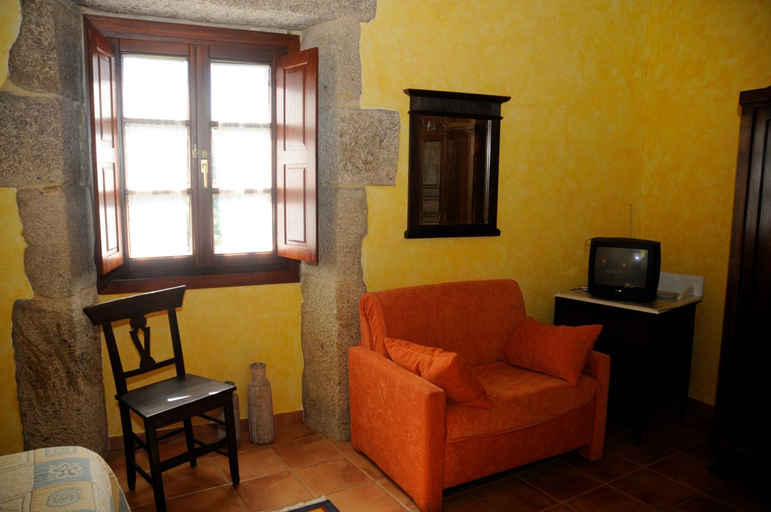 Others 5, Casa Casarellos, Ourense