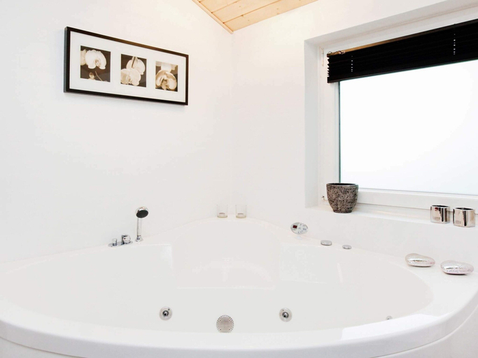Bathroom 4, 6 Person Holiday Home in Ansager-by Traum, Varde