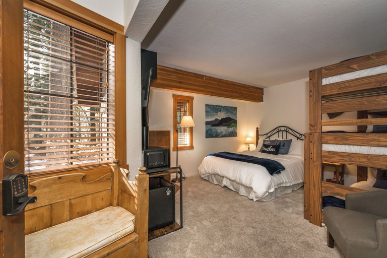 Bedroom 3, Donner Lake Inn, Nevada