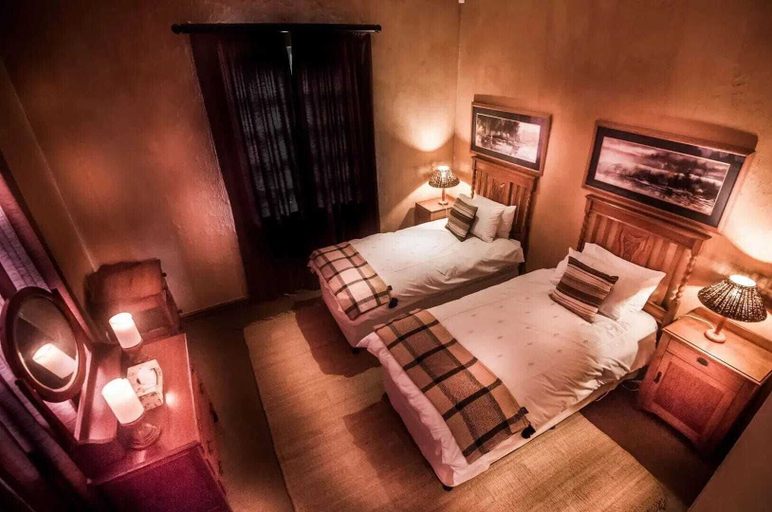 Bedroom 2, The FarSide Farm, Umgungundlovu