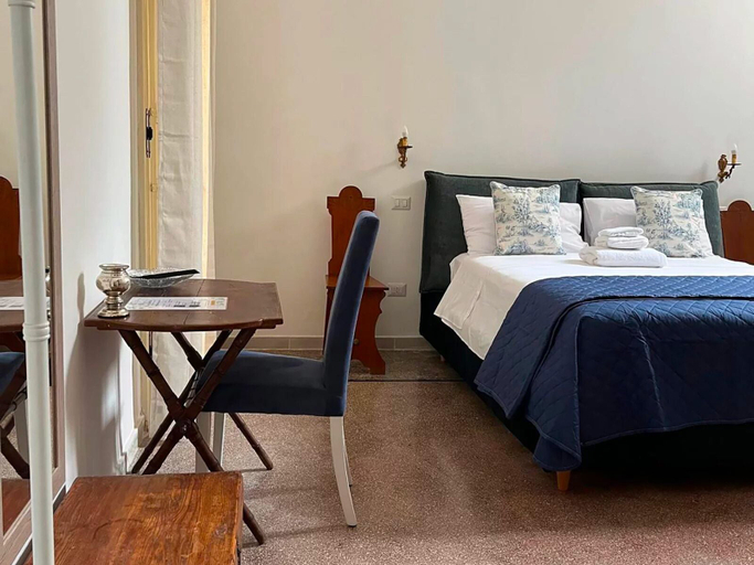 Bedroom 4, Palazzo Sambiasi, Lecce