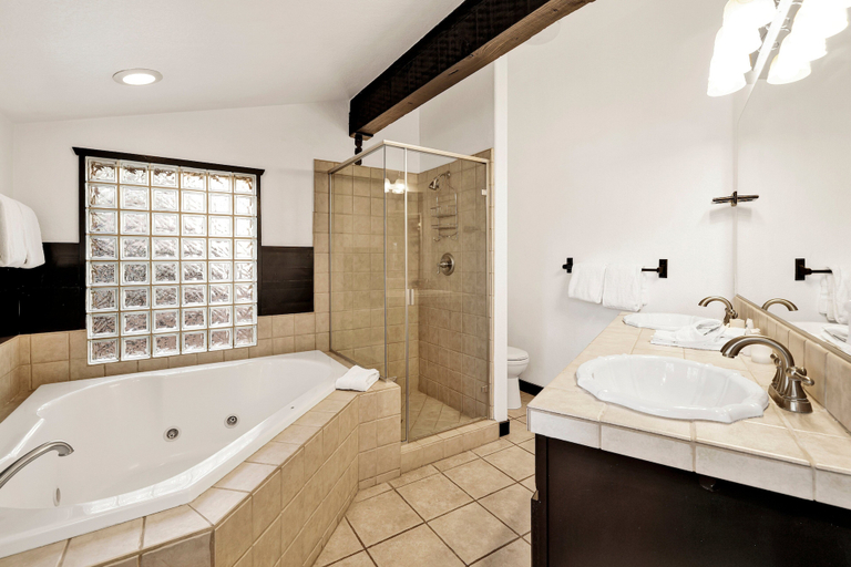 Bathroom 3, Black Diamond Chalet #1842, San Bernardino