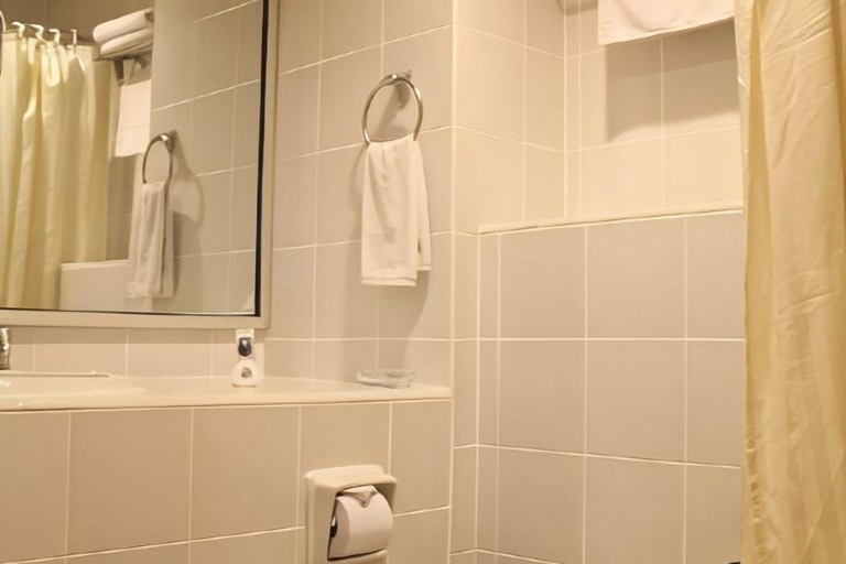 Bathroom 19