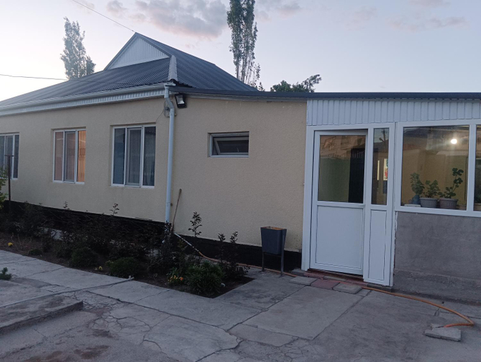 Others 3, Guest house Lola, Kochkor