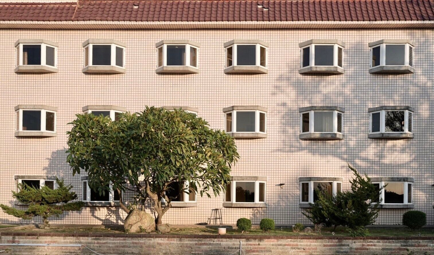 Exterior 5