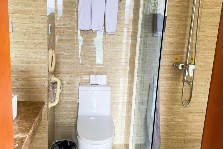 Bathroom 3, Guanlan International Hotel, Weihai
