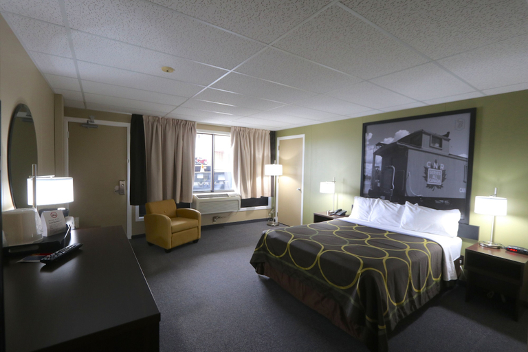Others 5, Super 8 by Wyndham Hearst ON, Cochrane