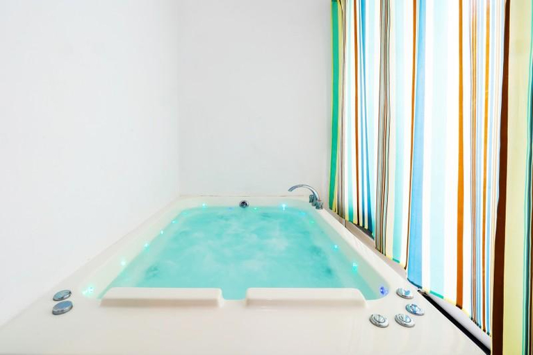 Bathroom, Ganghwa Island Seolreim Spa Pension, Ganghwa