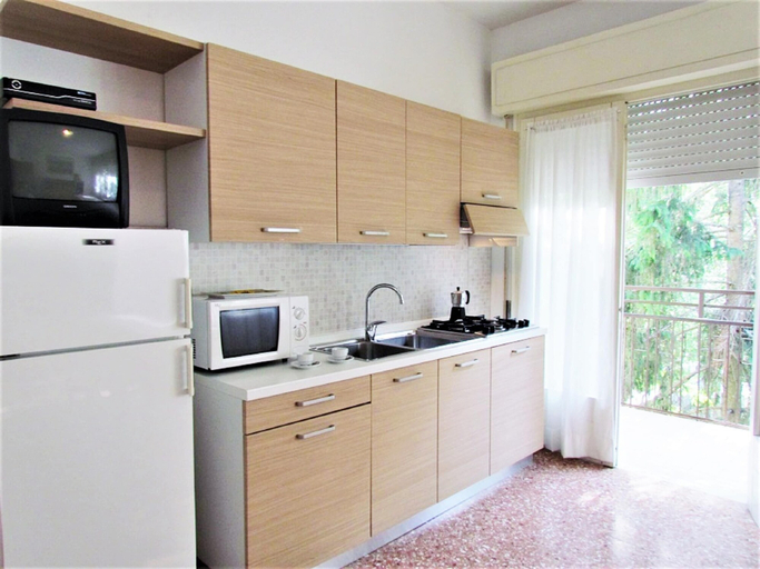 Private kitchen 2, Beautiful Holiday Home With Shared Swimming Pool, Venezia