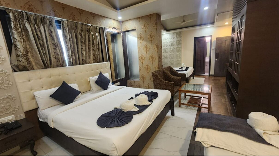 Bedroom 4, SAIBABA INTERNATIONAL SUPREME HOTEL, Ahmadnagar