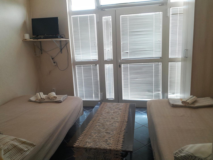 Bedroom 2, Jovanov 1