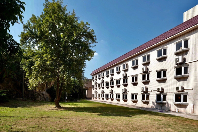 Exterior 6