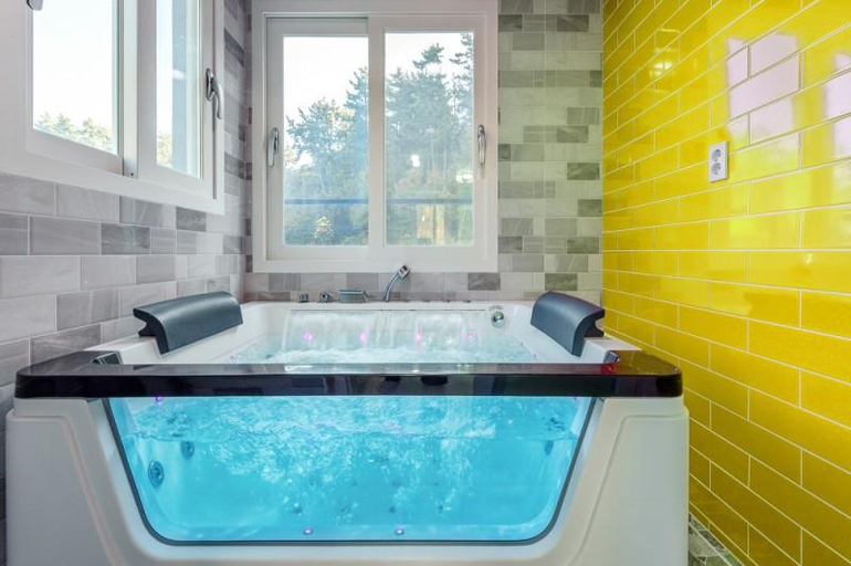 Bathroom 4, Geoje Island Farm Stay, Geoje