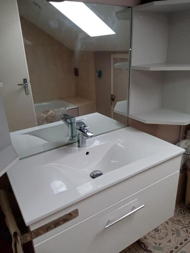 Bathroom 5, Villa familiale entre ville et nature, Loire