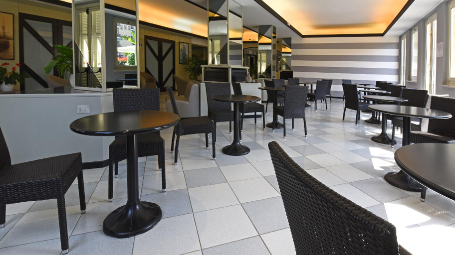 Public Area 2, Hotel Sud Est, Genova