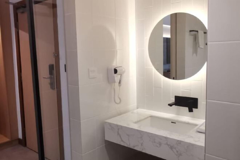 Bathroom 11