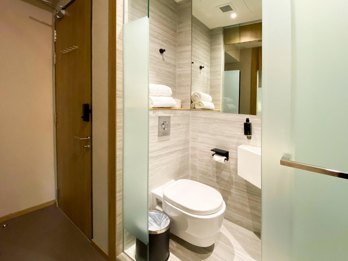 Bathroom 26