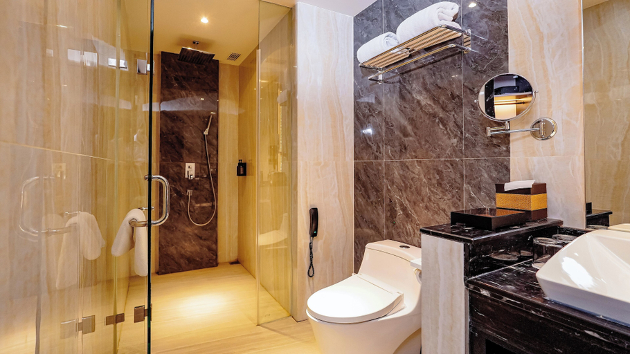 Bathroom 26