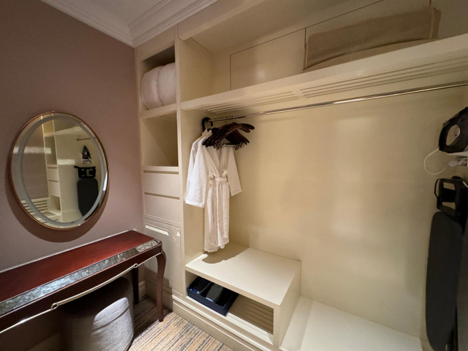 Bathroom 14