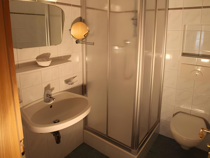 Bathroom 3, Haus Helga, Landeck