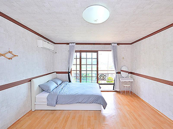 Others 1, Taean Beachville Pension, Taean