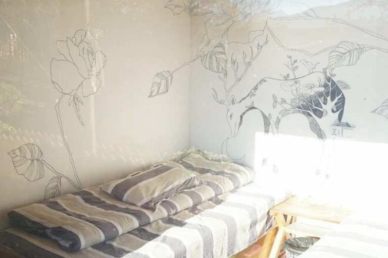 Bedroom 2, Xingkong Inn, Liangshan Yi