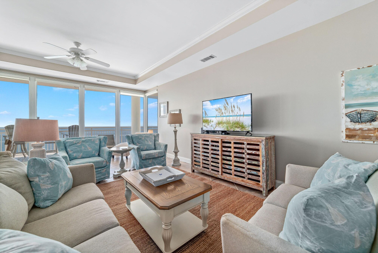 Others 5, La Playa 1202, Escambia
