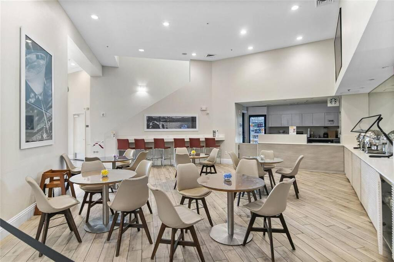 Food & Drinks 5, Premier Resort Condos Near Disney & Universal, Orange
