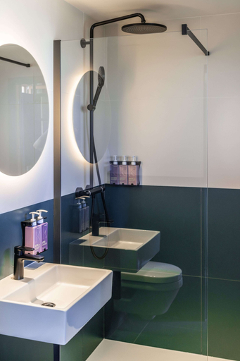 Bathroom 5, TRIBE Paris Clichy, Hauts-de-Seine