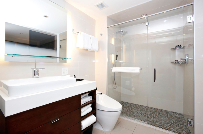 Bathroom 5, J House Greenwich, Fairfield