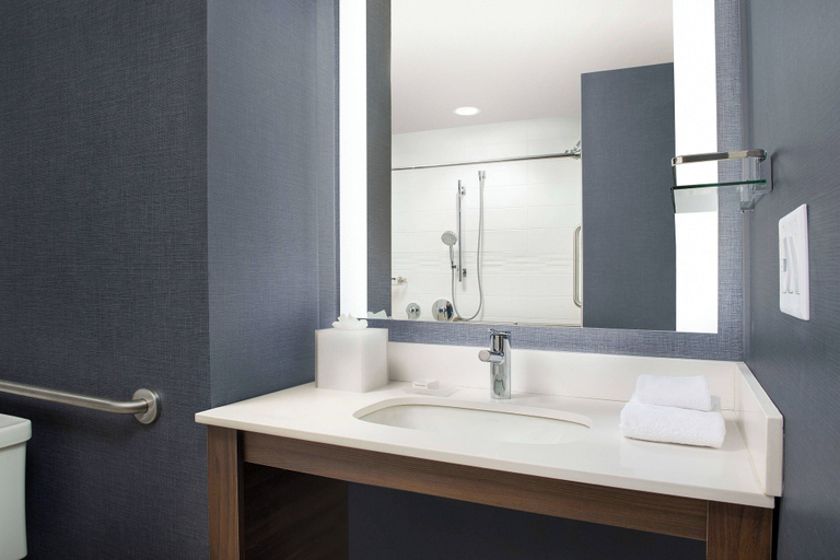 Bathroom 5, Residence Inn by Marriott Doral Mall Area, Miami-Dade