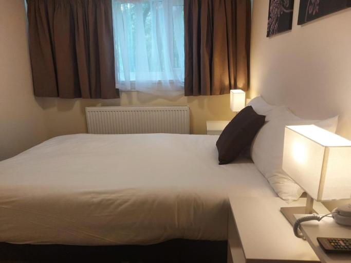 Bedroom 3, Grand Hotel Gosforth Park, Newcastle upon Tyne