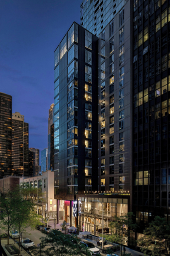 Aloft Chicago Mag Mile, Cook