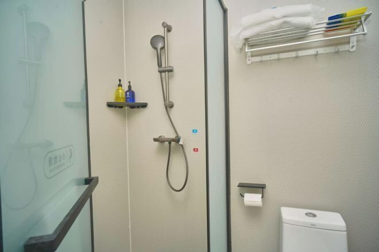 Bathroom 3, 7Days Inn Chain Hotel (Chongqing Bund International), Chongqing
